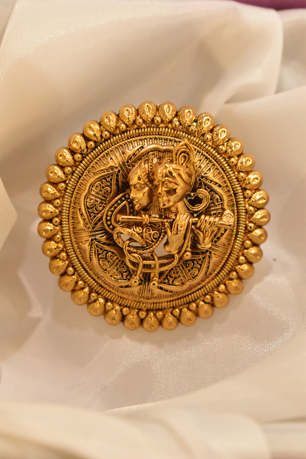 Beautiful Radha Krishna Golden Ring