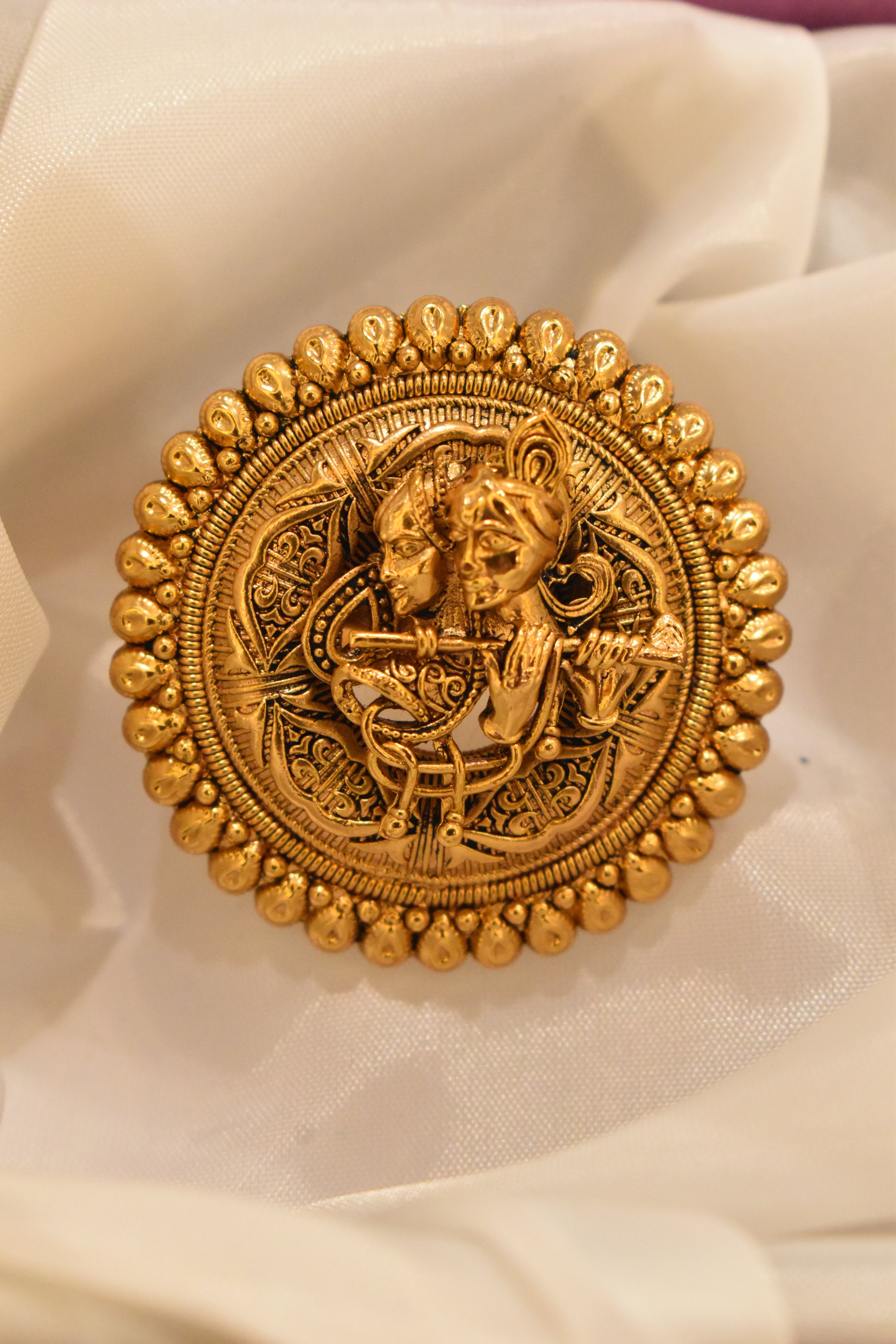 Beautiful Radha Krishna Golden Ring