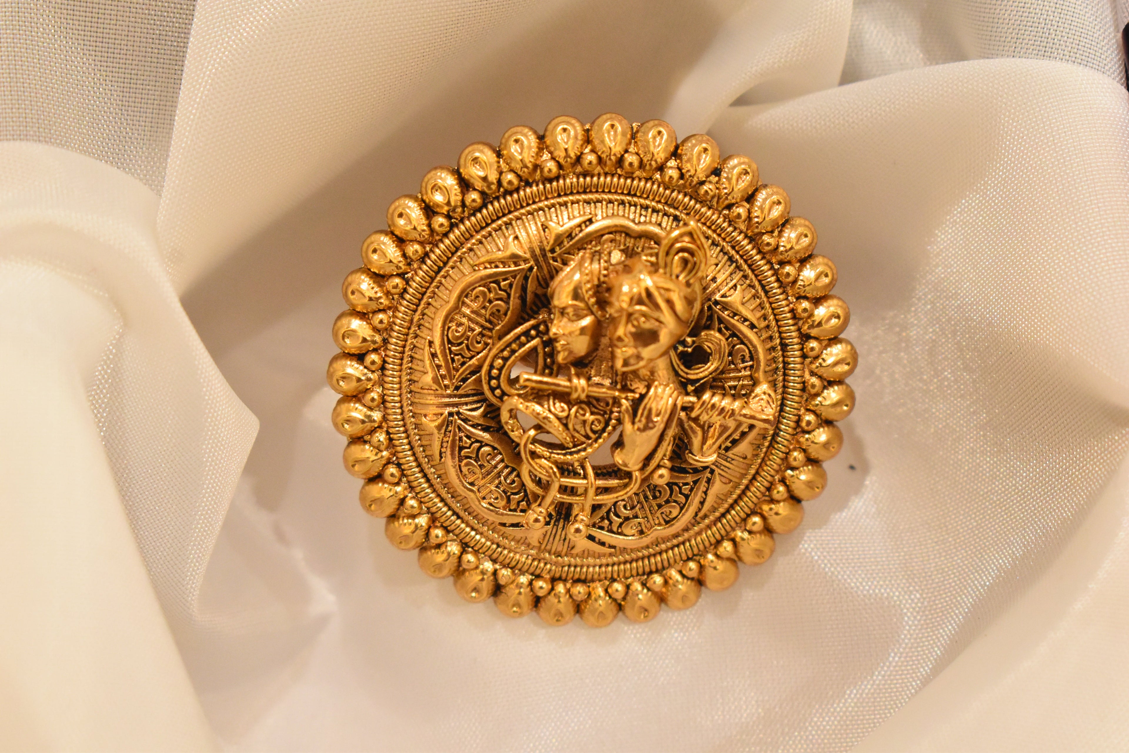Beautiful Radha Krishna Golden Ring