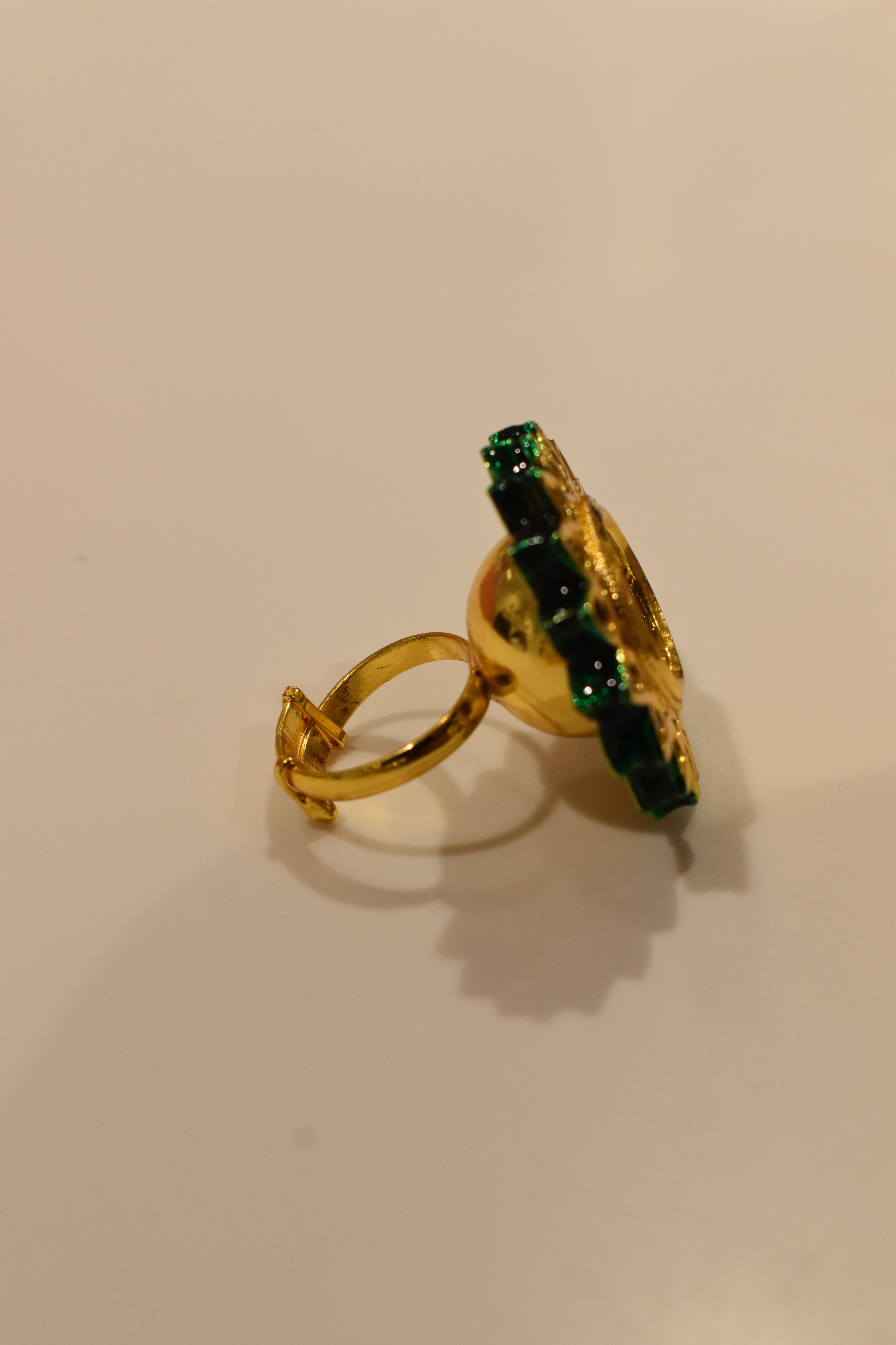 Mirror Style Green Kundan Ring