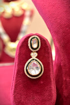 Kundan Drop Dark Green Necklace