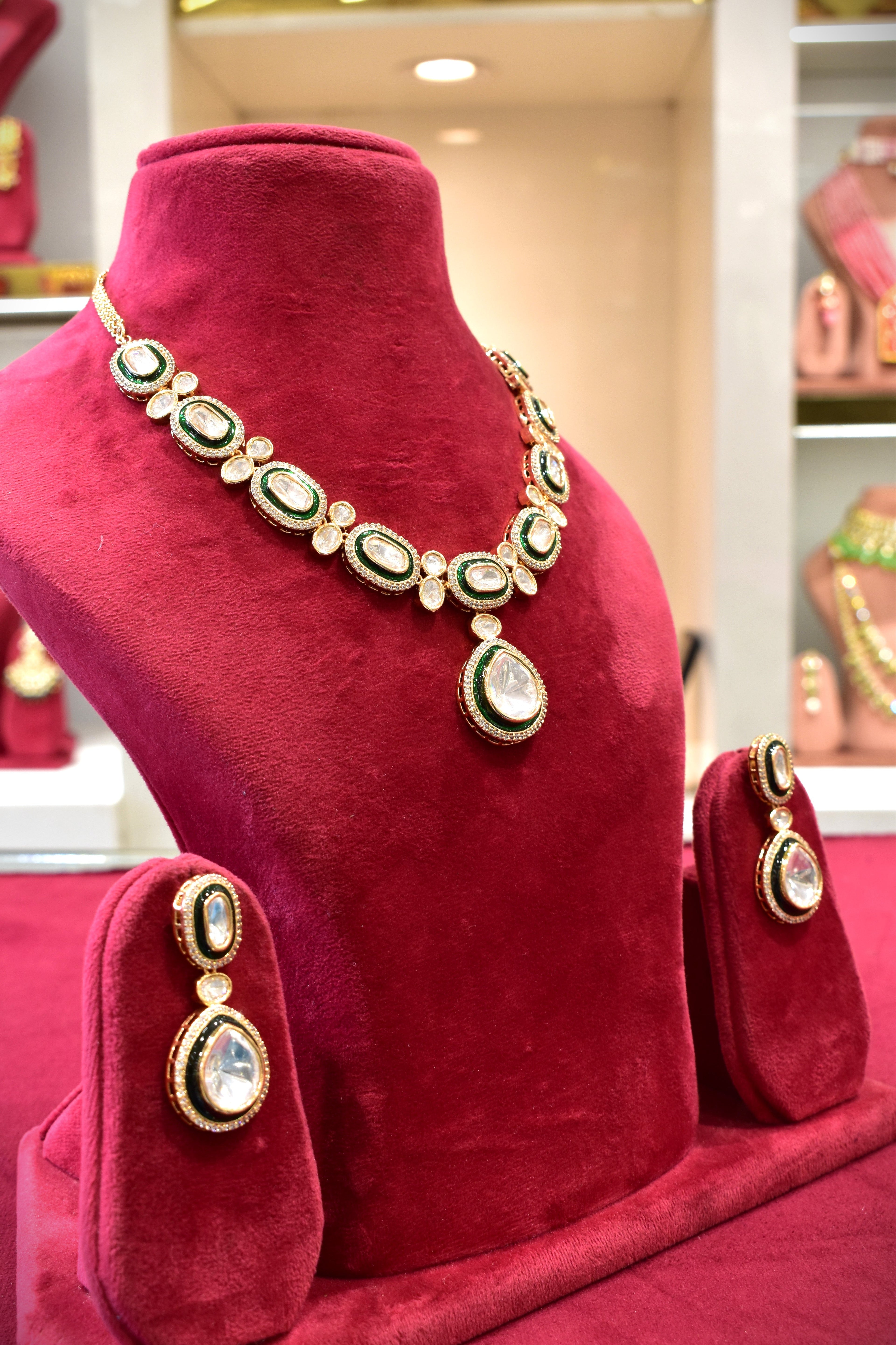 Kundan Drop Dark Green Necklace